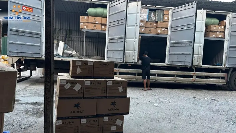 Sử dụng dịch vụ, khách hàng có thể dễ dàng tra cứu vận đơn